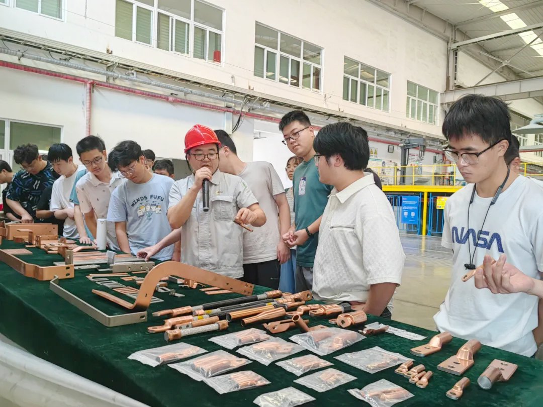 山东大学师生一行到悟空网页版入口_悟空（中国）参观学习